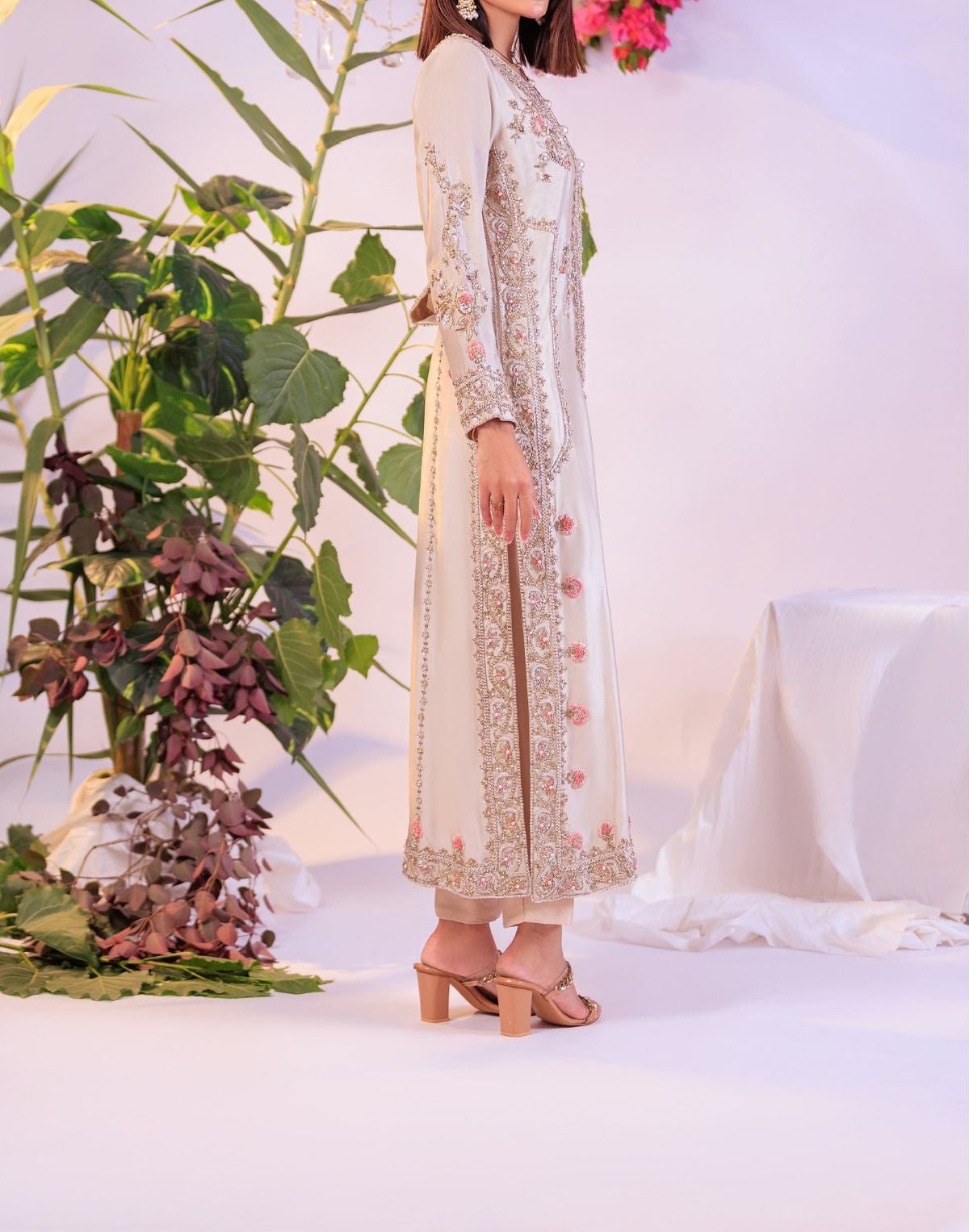 Ivory Bloom — photo 3